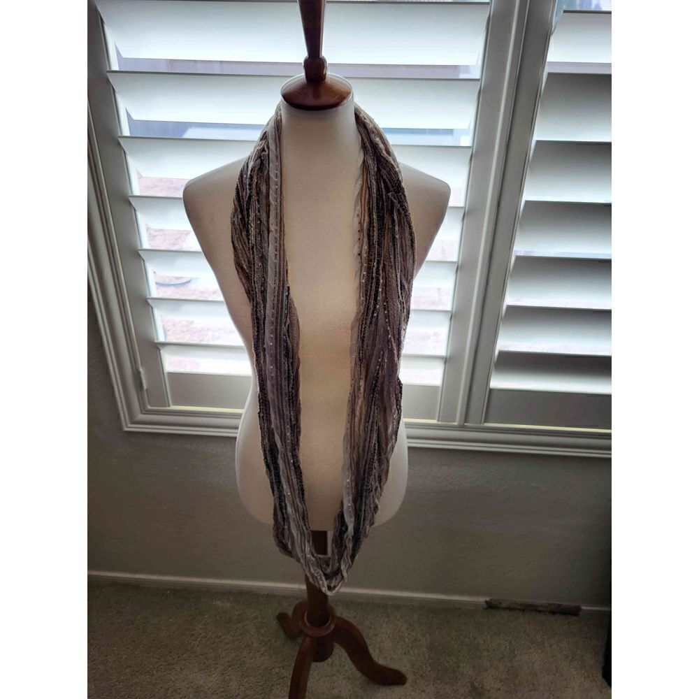Round scarf - Picture 3 of 4